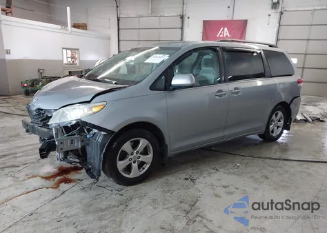 2013 Toyota Sienna Le V6 8 Passenger из США, поврежденный, VIN 5TDKK3DC2DS327527